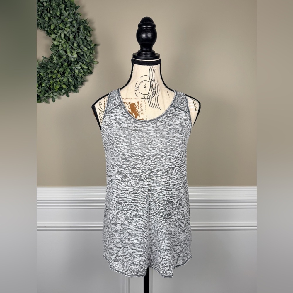 Lululemon Essential Tank Size 10 - Picture 3 of 9